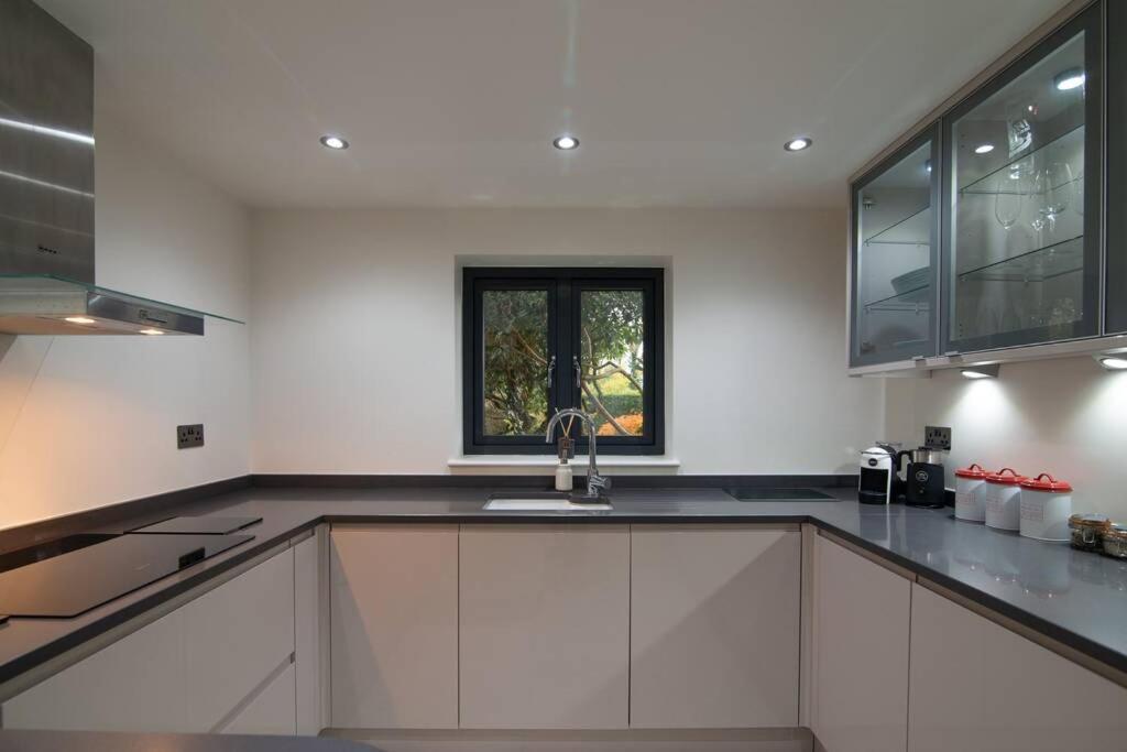 Luxury Coach House Next To Woodland In Knutsford Villa Екстериор снимка