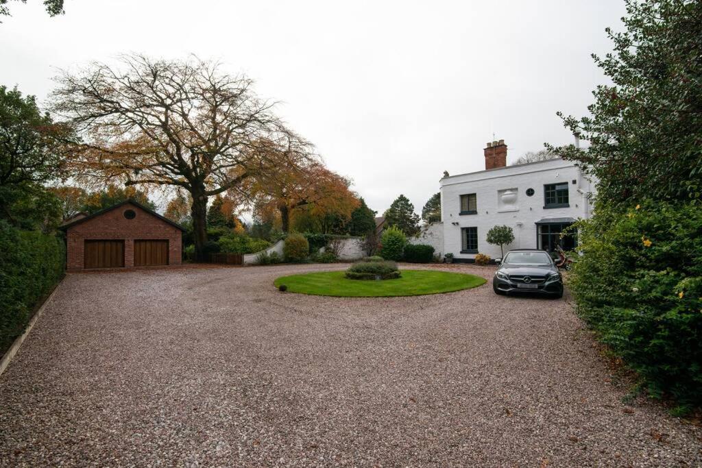 Luxury Coach House Next To Woodland In Knutsford Villa Екстериор снимка