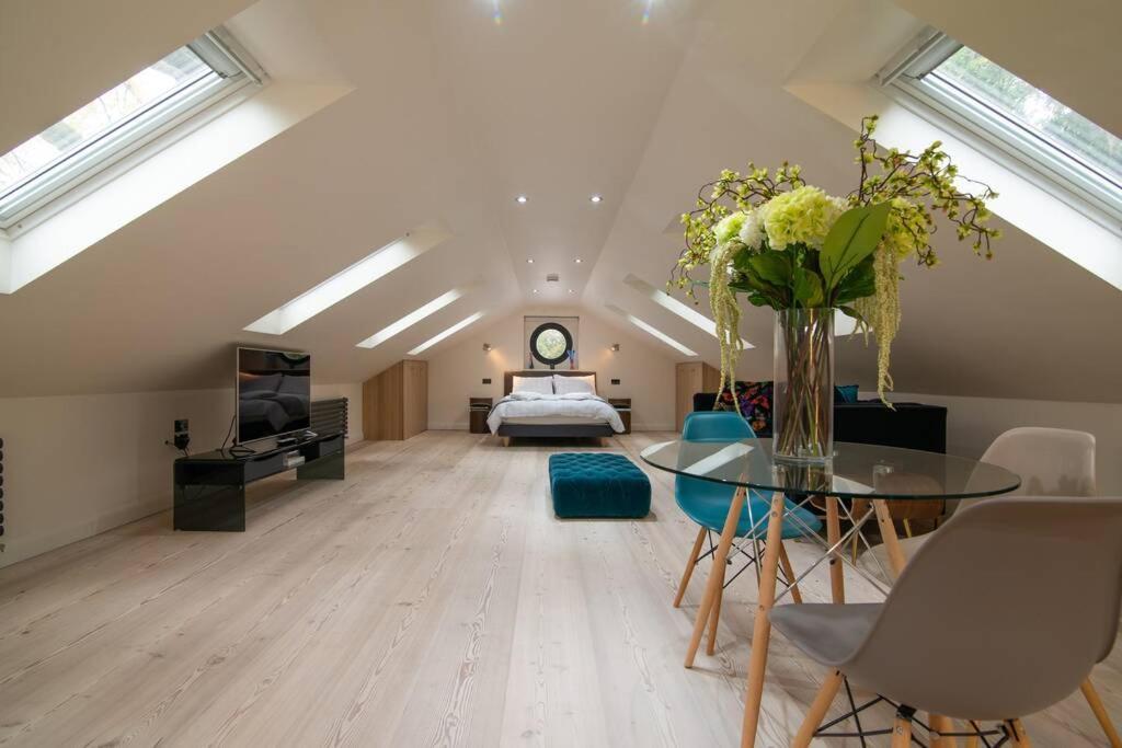 Luxury Coach House Next To Woodland In Knutsford Villa Екстериор снимка