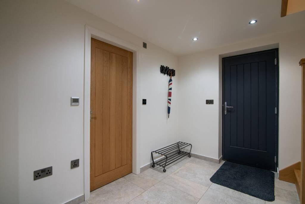 Luxury Coach House Next To Woodland In Knutsford Villa Екстериор снимка